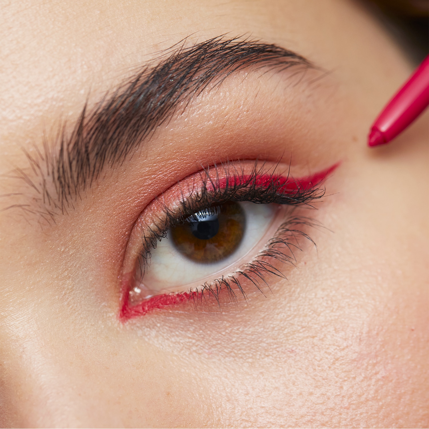 THE 24H AUTOMATIC EYE PENCIL (DELINEADOR DE OJOS)